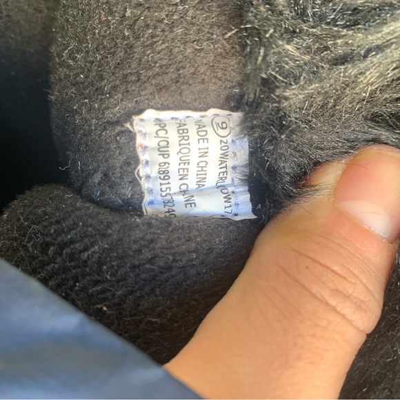 Women’s black winter boots! - Picture 4 of 5